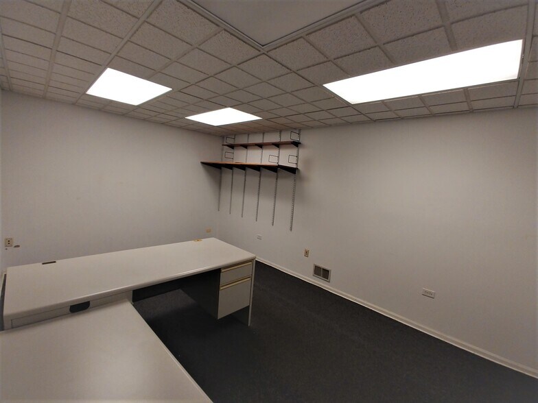 More Photos Of 10448 Kedzie, Chicago Office For Sale