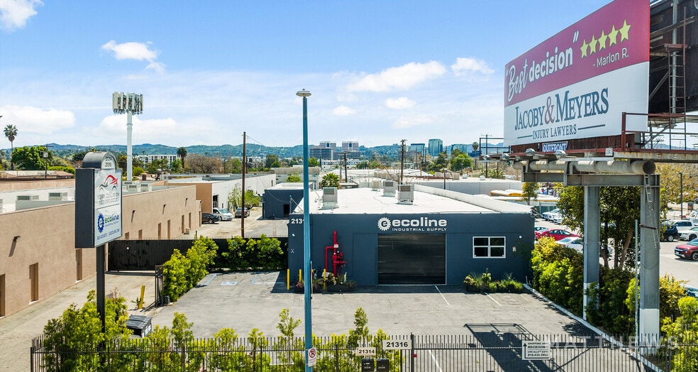 Primary Photo Of 21314-21316 Sherman Way, Canoga Park Service For Lease