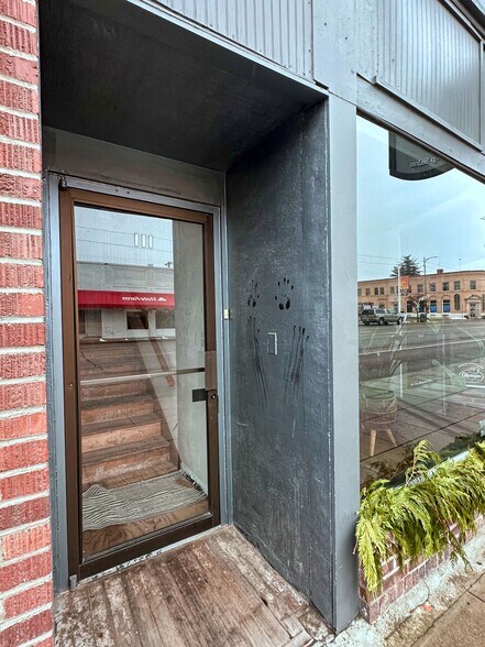 More Photos Of 111 2nd S Ave, Okanogan Storefront Retail Office For Sale