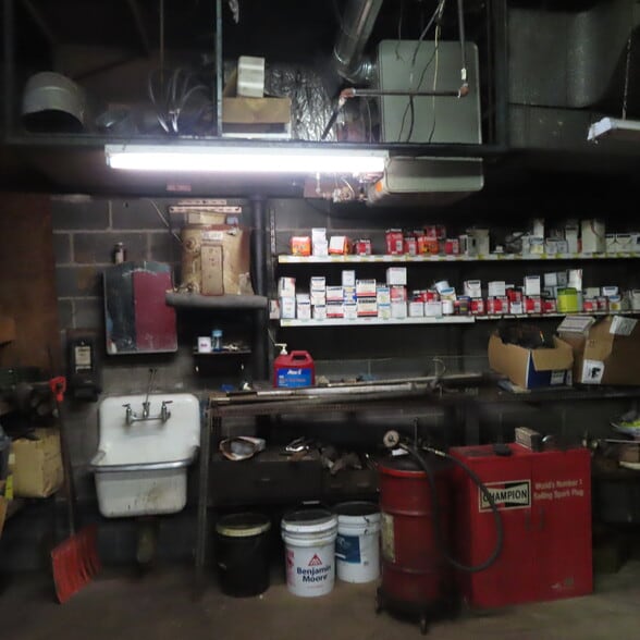 More Photos Of 2970-2974 E Genesee St, Syracuse Auto Repair For Sale
