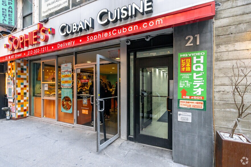 More Photos Of 21 W 45th St, New York Office For Lease