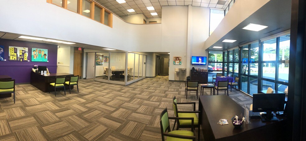 More Photos Of 2180 4th St N, Saint Petersburg Bank For Sale