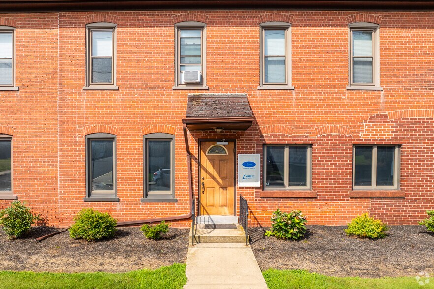 More Photos Of 437 Dotts St, Pennsburg Office For Lease