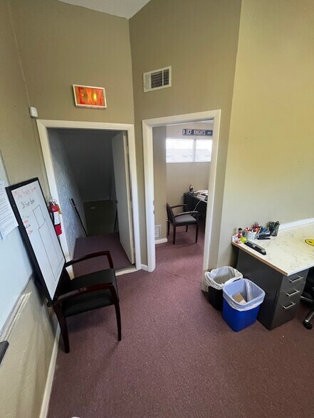 More Photos Of 5235 Ramsey Way, Fort Myers Office For Sale