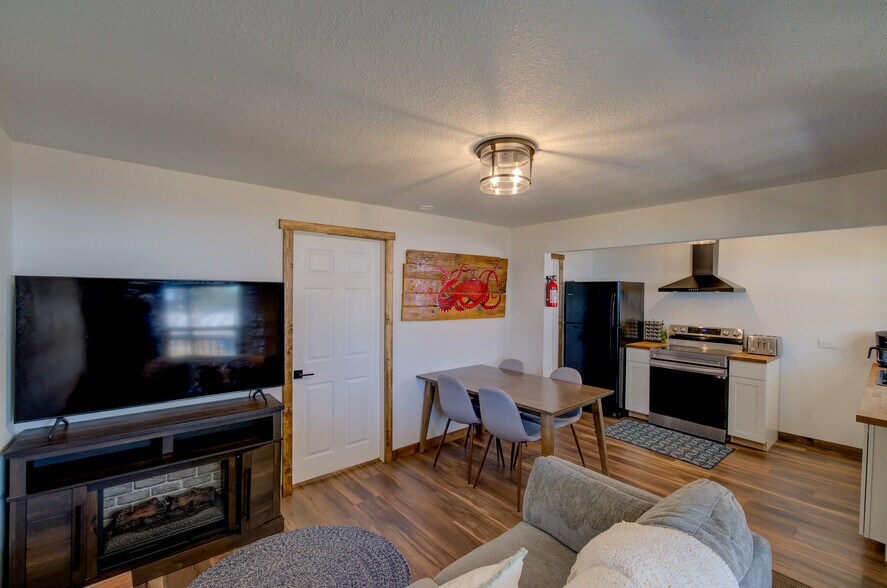 More Photos Of 601 Pacific Ave S, Long Beach Storefront Retail Residential For Sale