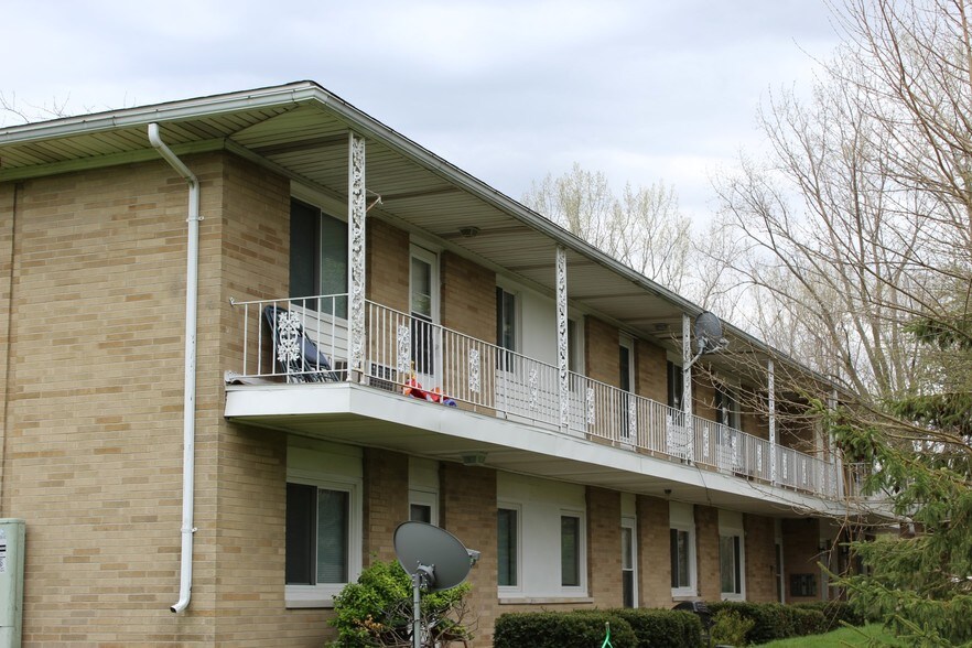 More Photos Of 1410 S Center Rd, Saginaw Apartments For Sale