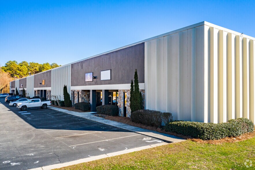More Photos Of 5335-5353 Snapfinger Woods Dr, Decatur Warehouse For Lease
