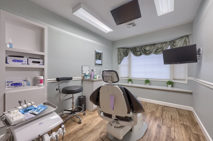 More Photos Of 250 N Reading Rd, Ephrata Office For Sale