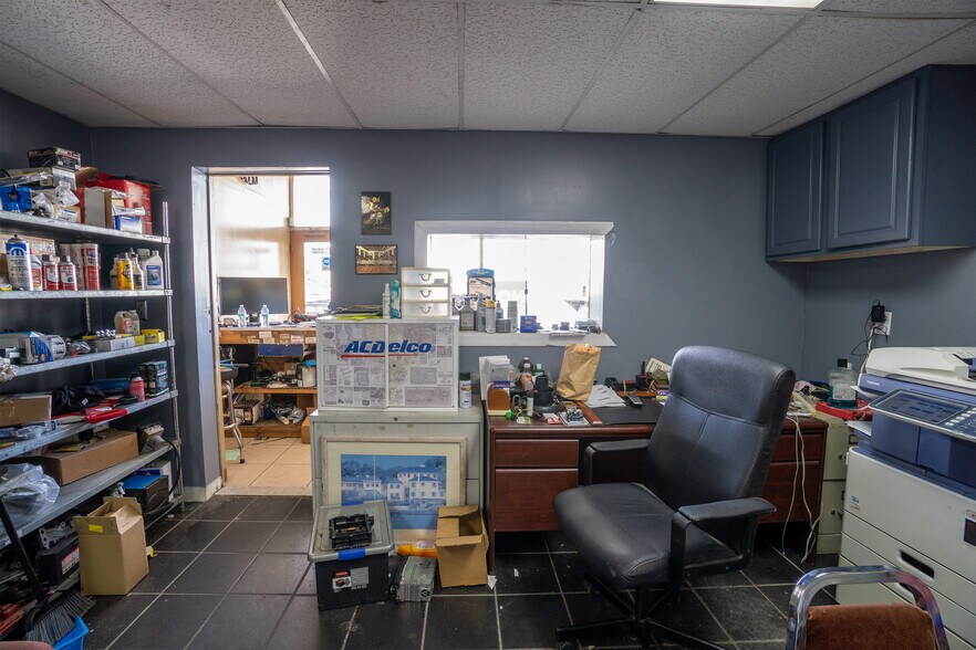 More Photos Of 5507 E Colonial Dr, Orlando Auto Repair For Sale