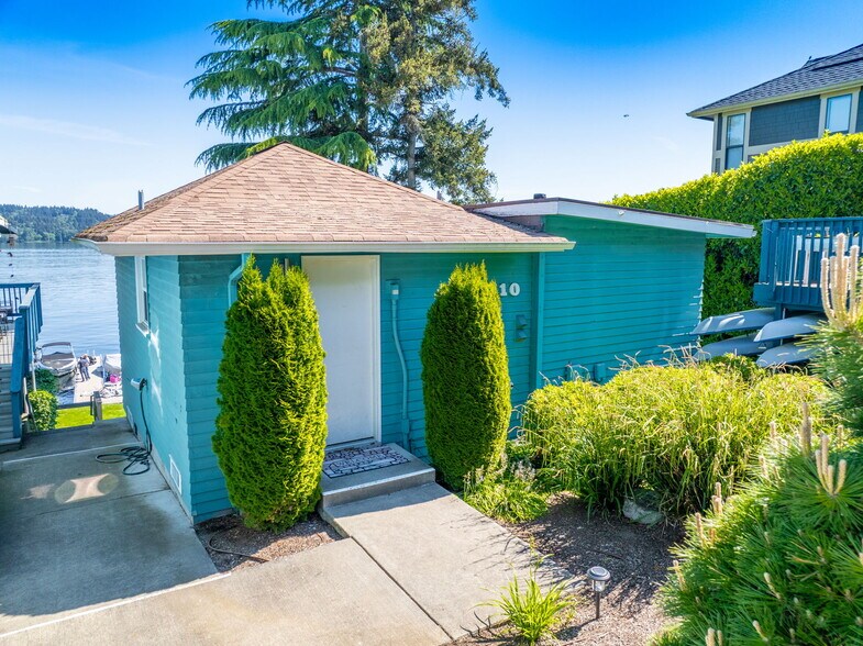 More Photos Of 8716 Sand Point Way NE, Seattle Apartments For Sale