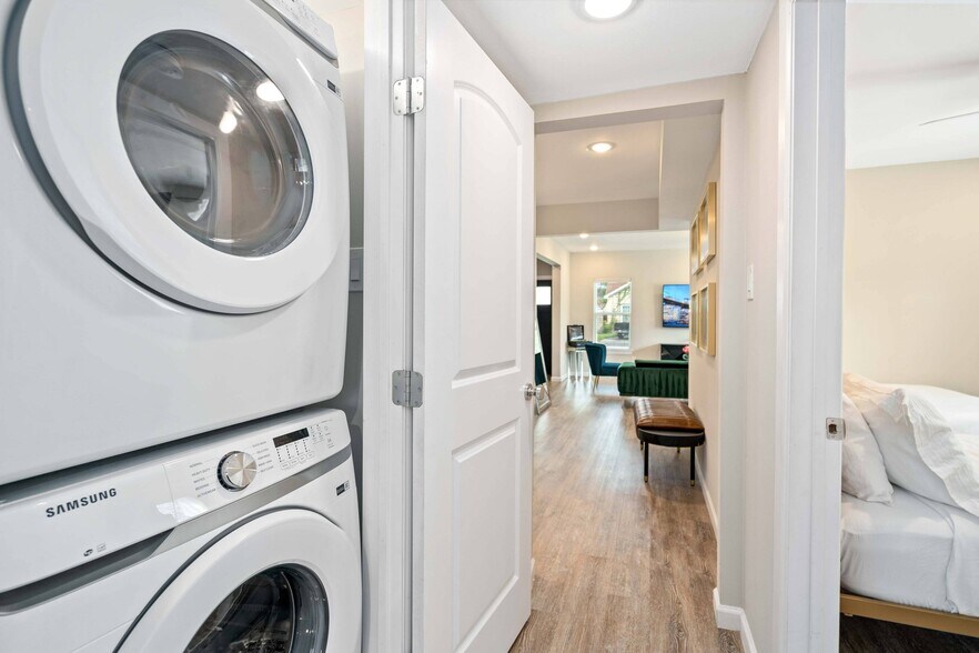 More Photos Of 2806 Rosewood St, Houston Multifamily For Sale