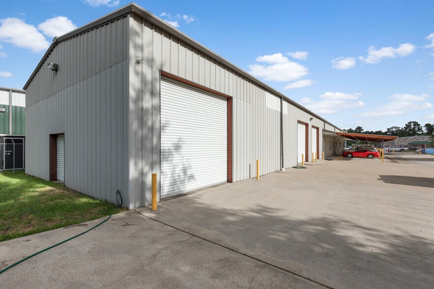 More Photos Of 11321 Neeshaw Dr, Houston Office For Sale