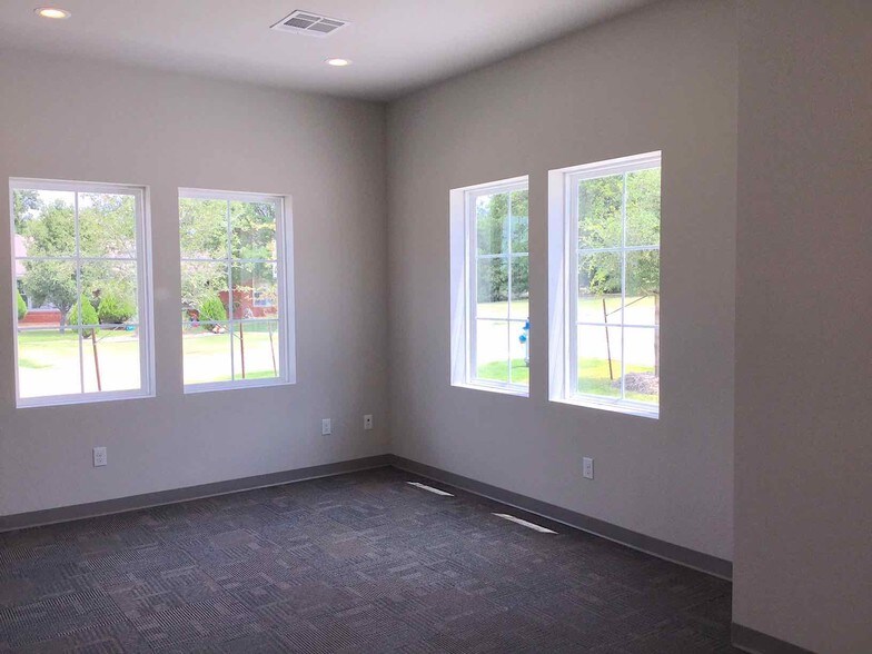 More Photos Of 301 S Coleman St, Prosper Medical For Lease