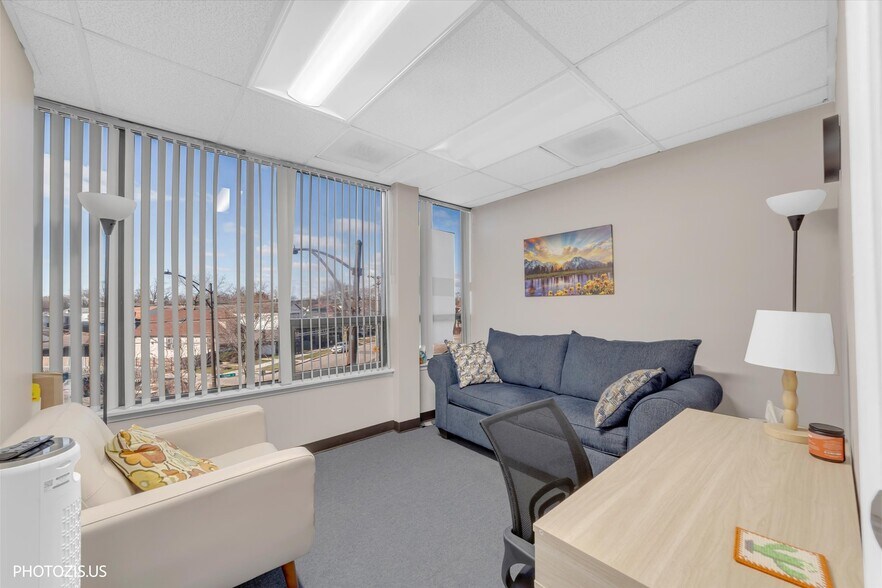 More Photos Of 5097 N Elston Ave, Chicago Medical For Sale