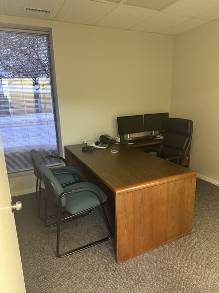 More Photos Of 3043 Ridge Rd, Lansing Office For Lease