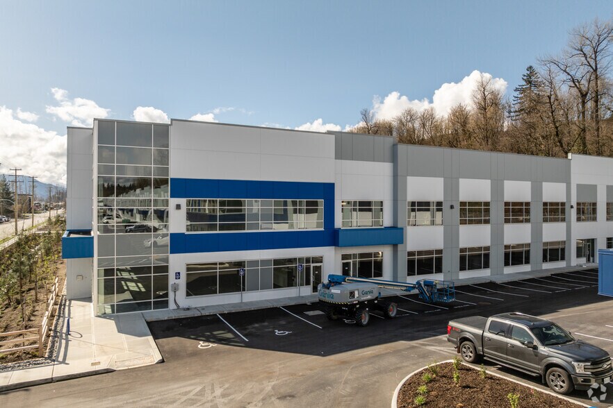 More Photos Of 1355 Riverside Rd, Abbotsford Warehouse For Lease