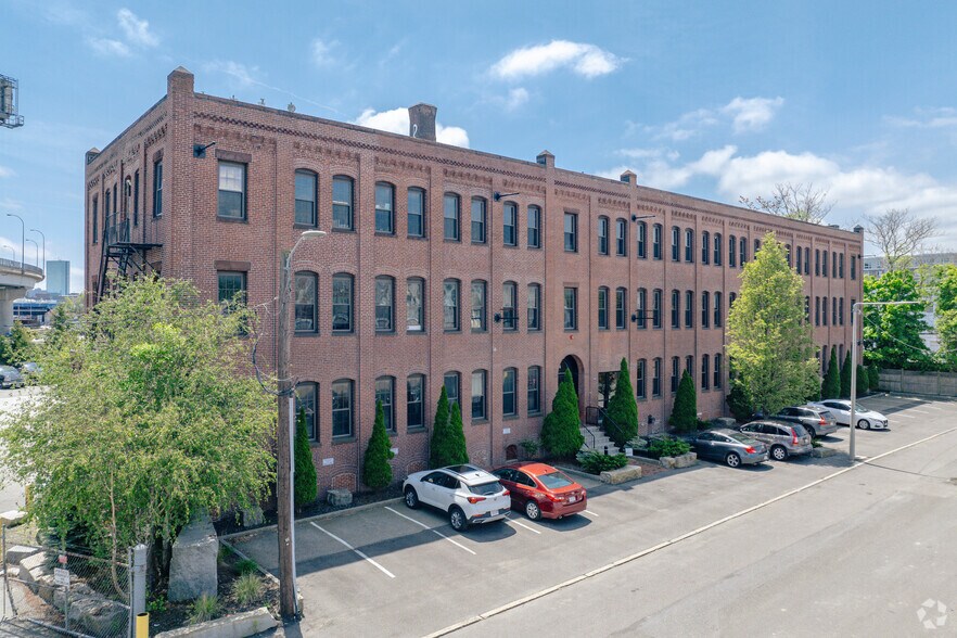 More Photos Of 24 Roland St, Charlestown Loft Creative Space For Lease