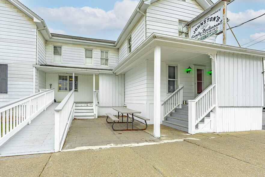 More Photos Of 2575 Academy St, Ransomville Restaurant For Sale