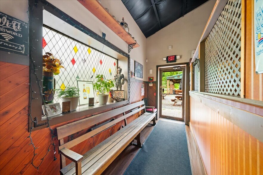 More Photos Of 2136 Lake Ariel Hwy, Lake Ariel Restaurant For Sale