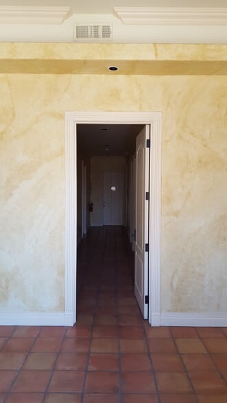 More Photos Of 154 N Festival Dr, El Paso Medical For Sale