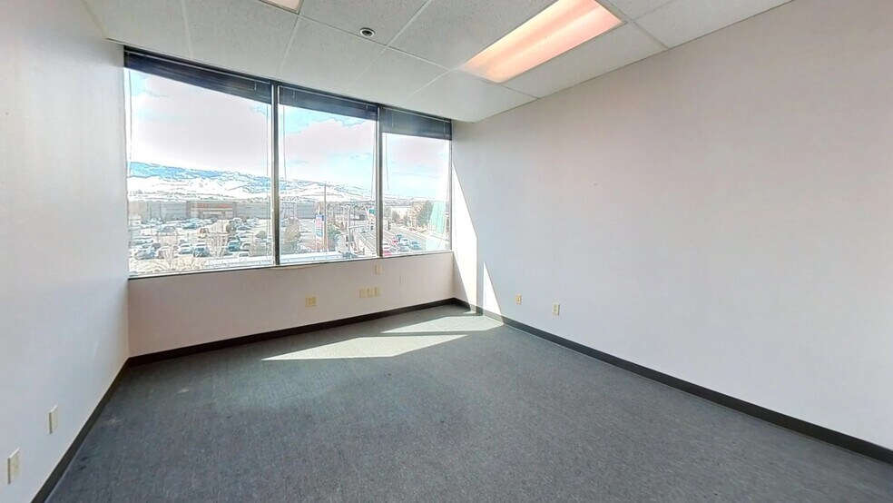 More Photos Of 5011 Meadowood Mall Cir, Reno Office For Sale