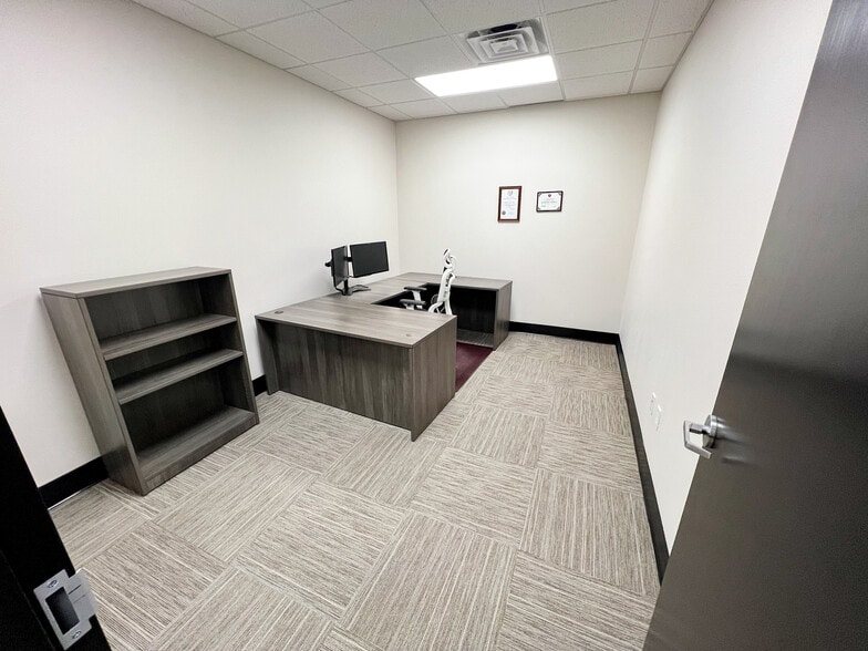 More Photos Of 808 W Indiana Ave, Midland Office For Sale