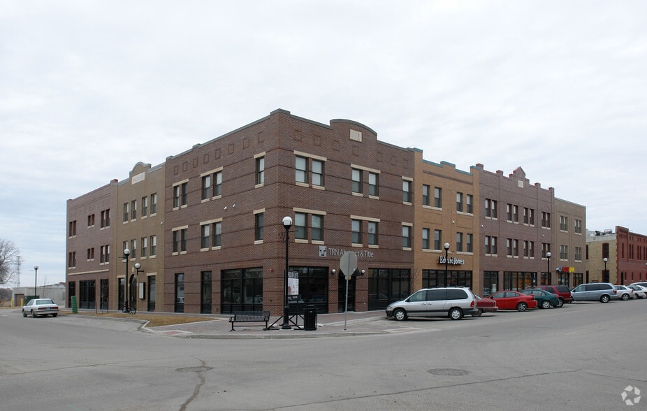 More Photos Of 121 4th St S, Moorhead Apartments For Lease