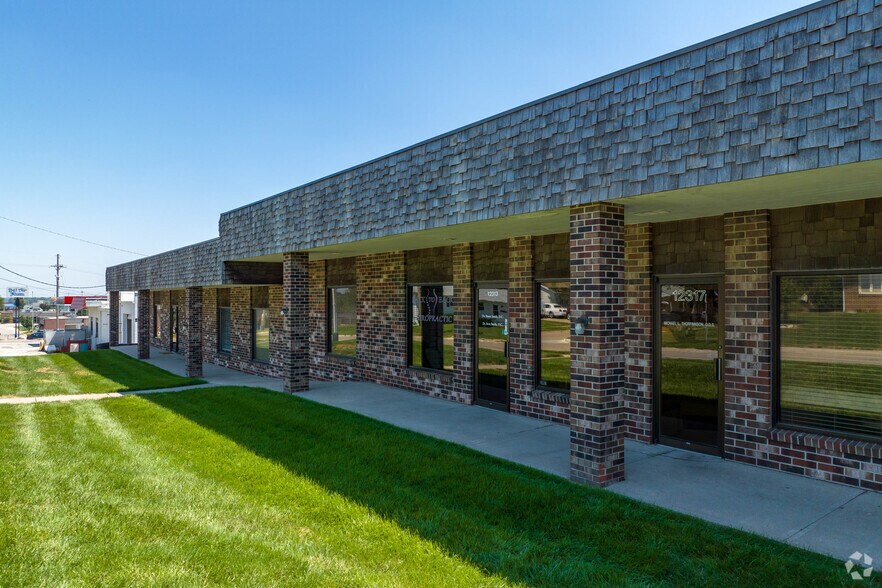 More Photos Of 12305-12309 Gold St, Omaha Medical For Lease