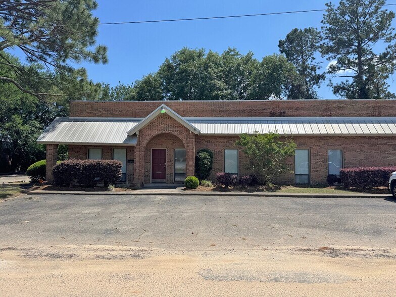 Primary Photo Of 1401 Maclay Commerce Dr, Tallahassee Office For Sale