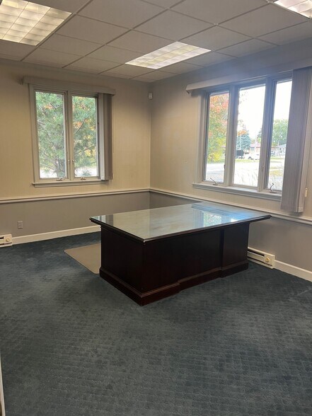 More Photos Of 5525 Green Bay Rd, Kenosha Office For Lease