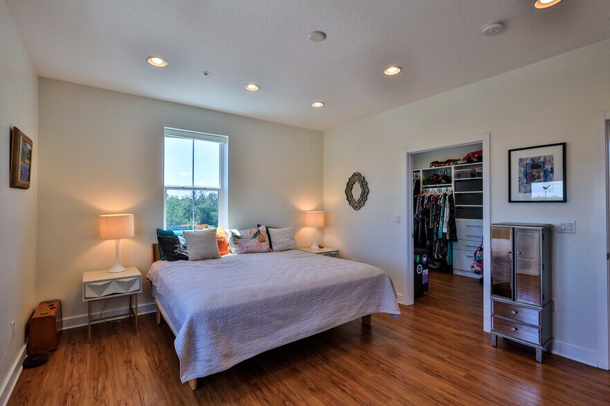 More Photos Of 215 S Palmetto Ave, Daytona Beach Office For Sale