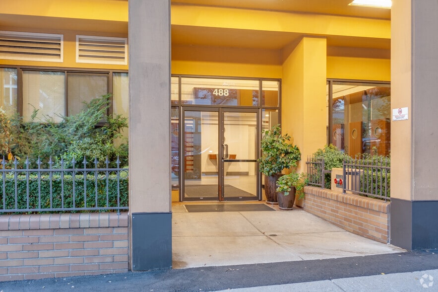 More Photos Of 1108 Richards St, Vancouver Apartments For Lease