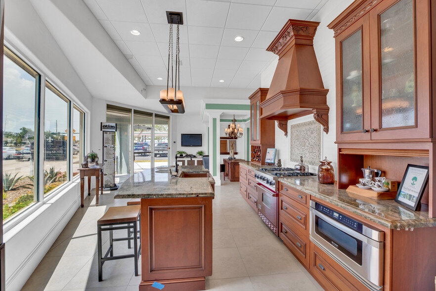 More Photos Of 2216 US 1, Vero Beach General Retail For Sale