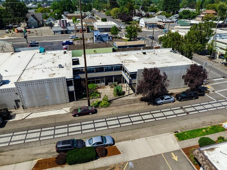 More Photos Of 545-575 Holly St, Junction City Storefront Retail Office For Lease