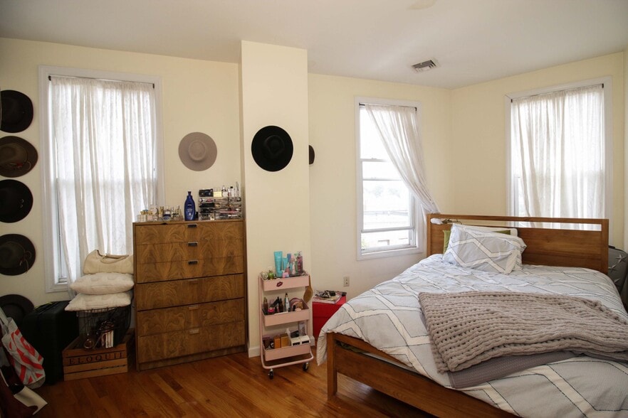 More Photos Of 201 Hackensack Plank Rd, Weehawken Restaurant For Sale