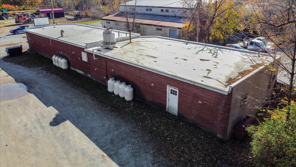 More Photos Of 256 Benmont Ave, Bennington Freestanding For Sale