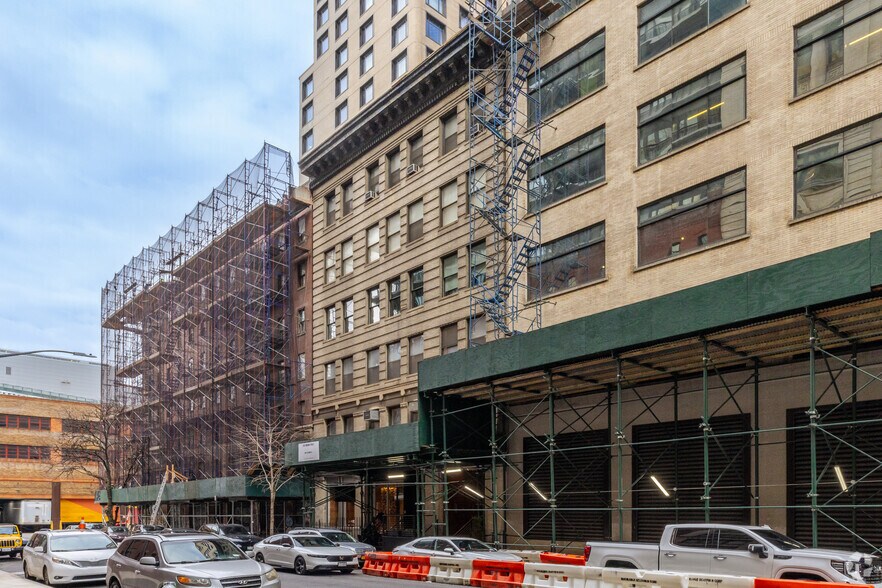 More Photos Of 95 Vandam St, New York Apartments For Sale