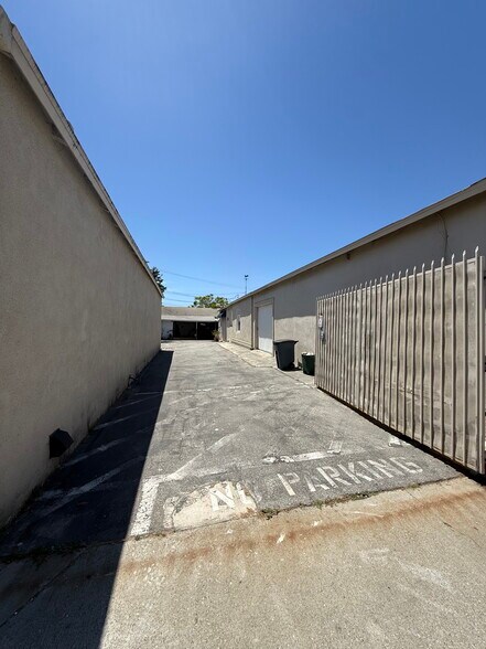 More Photos Of 1845 Redondo Ave, Signal Hill Unknown For Lease