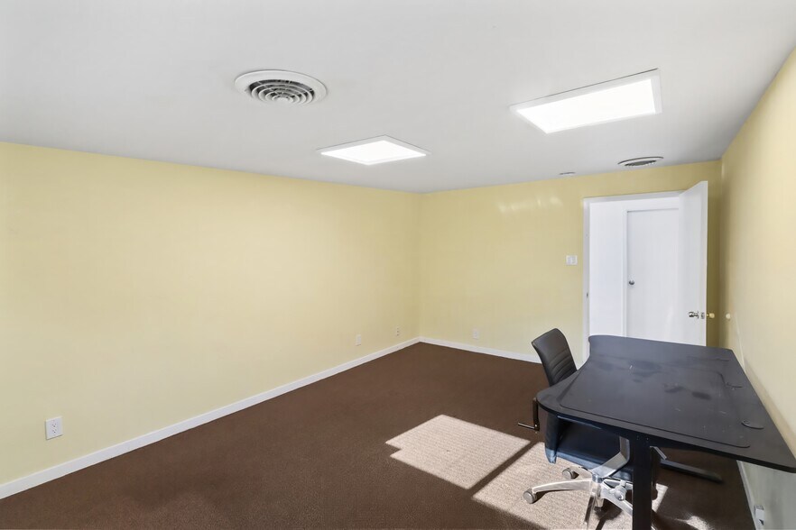 More Photos Of 4731 El Camino Ave, Carmichael Office For Sale