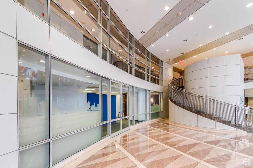 More Photos Of 1300 Pennsylvania Ave NW, Washington Office For Lease