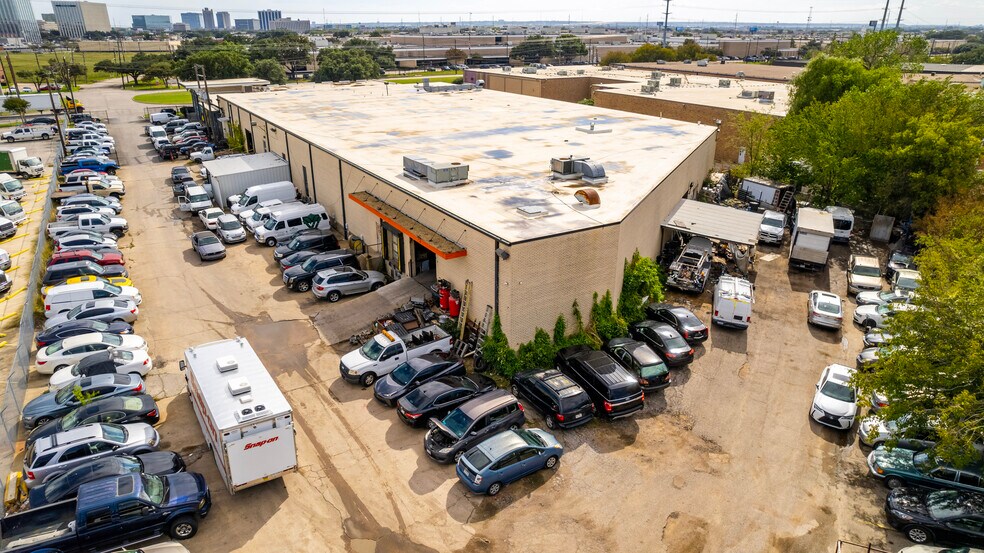 More Photos Of 1365 Regal Row, Dallas Distribution For Sale