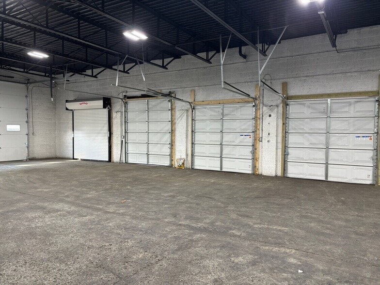 More Photos Of 105 Meade Rd, Syracuse Truck Terminal For Sale