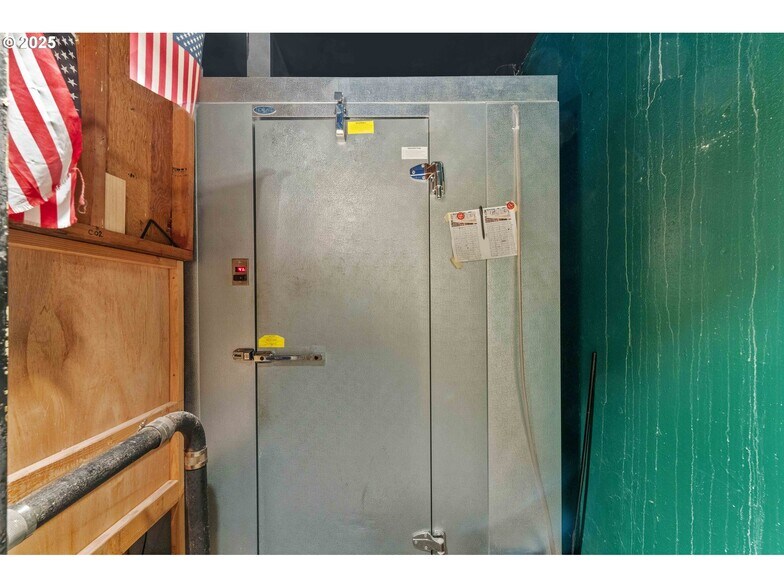 More Photos Of 2043 Sherman Ave, North Bend Bar For Sale