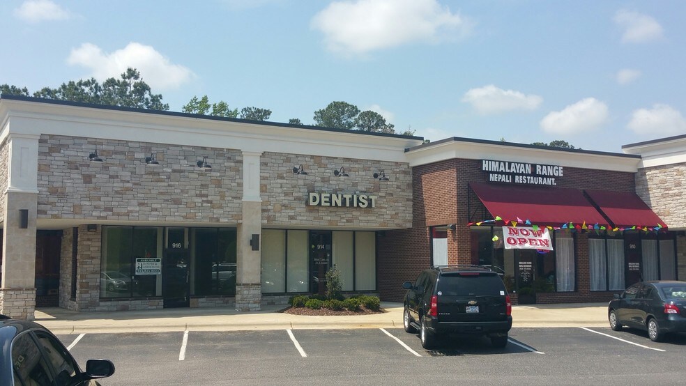 More Photos Of 900-932 NE Maynard Rd, Cary Unknown For Lease