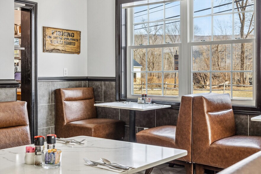 More Photos Of 4697 4697 St, Manchester Center Restaurant For Sale