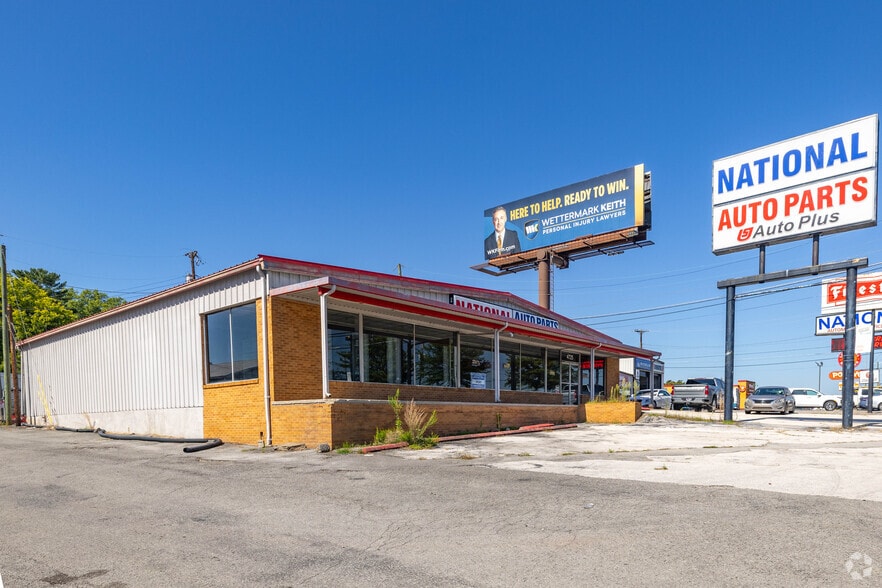 Primary Photo Of 4725 Clinton Hwy, Knoxville General Retail For Lease