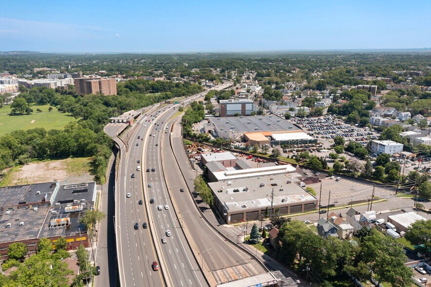 More Photos Of 100-118 John F Kennedy Dr N, Bloomfield Warehouse For Lease