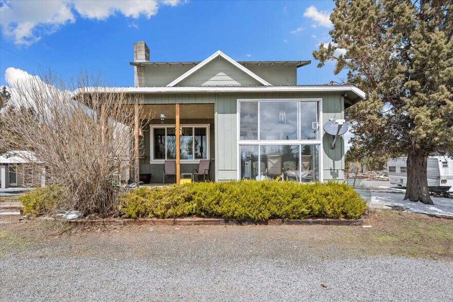 More Photos Of 17604 US-97 Hwy, Weed Apartments For Sale