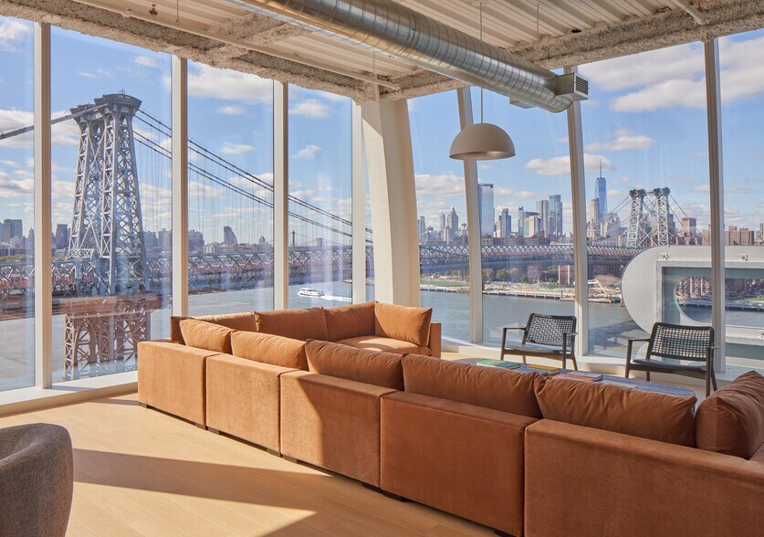 More Photos Of 300 Kent Ave, Brooklyn Office For Lease