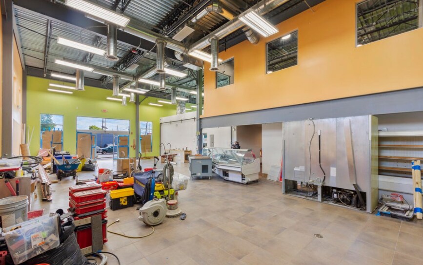 More Photos Of 1822 N Olden Ave, Ewing Restaurant For Sale